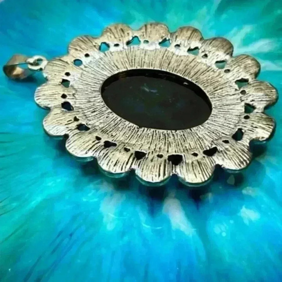 Beautiful Large Vintage Silver Tone and Blue Faux Turquoise Pendant - Picture 3 of 3